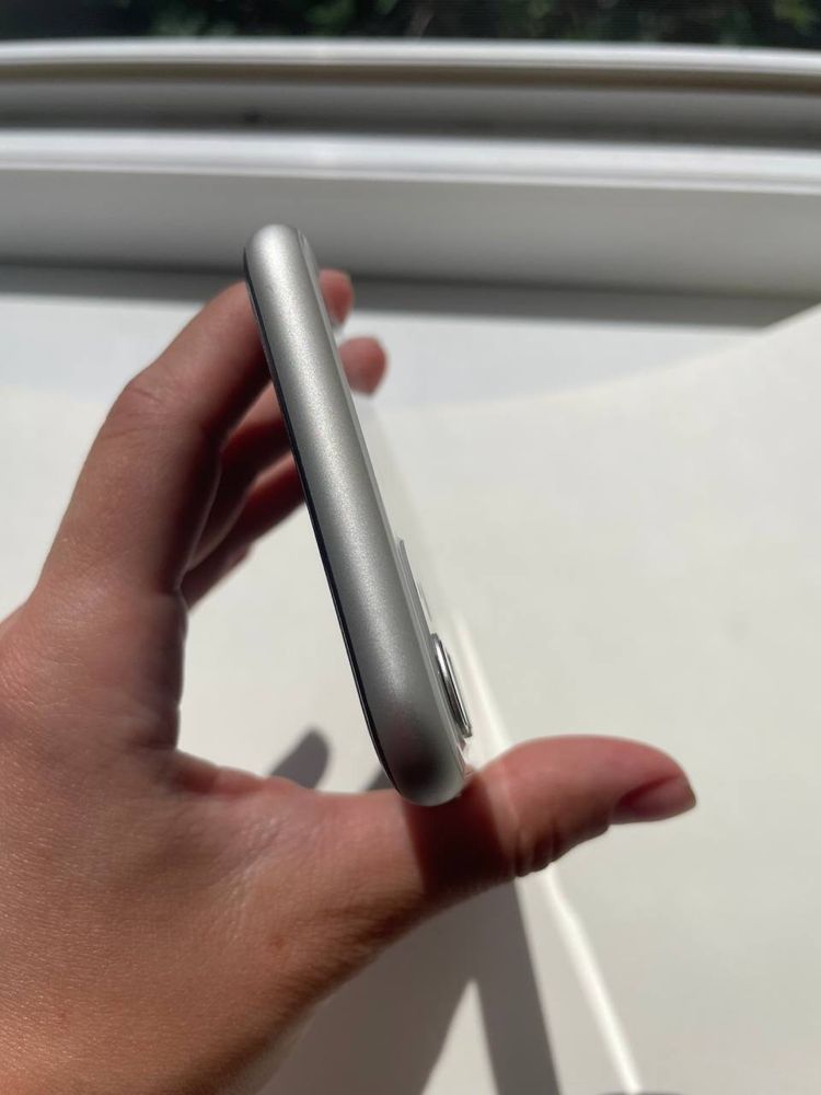 Iphone 11  white  128gb neverlock