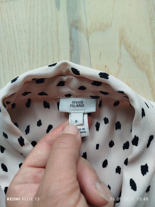 Przepiękna pudroworóżowa sukienka plamki groszki koszulowa z kołnierze