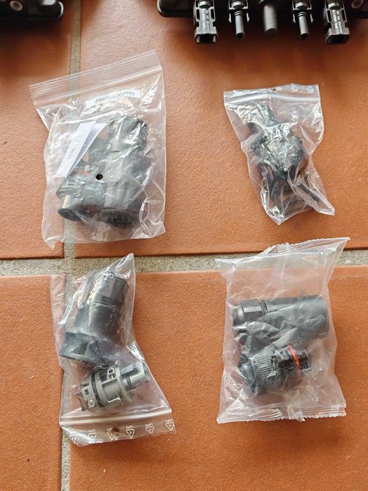 Conjunto de 3 microinversores APsystems DS3-L - NOVO