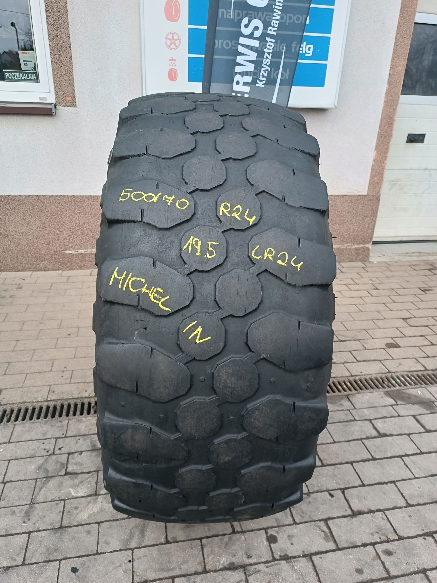 500/70R24 Michelin Bibload Hard Surface  19.5LR24