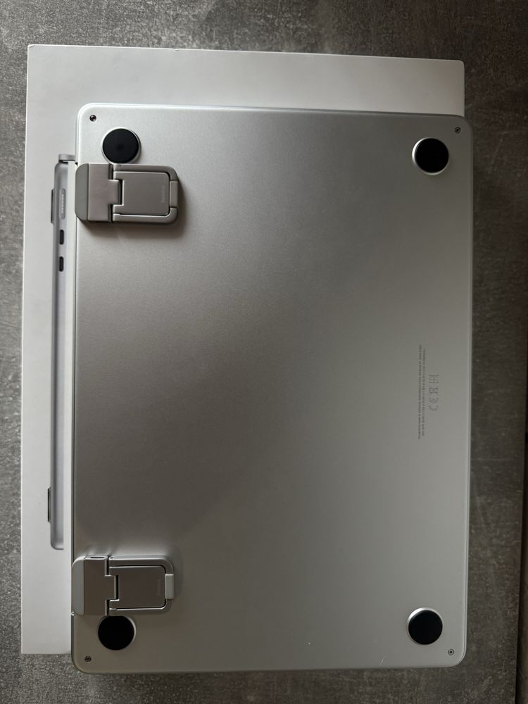 MacBook Air M2 8/256
