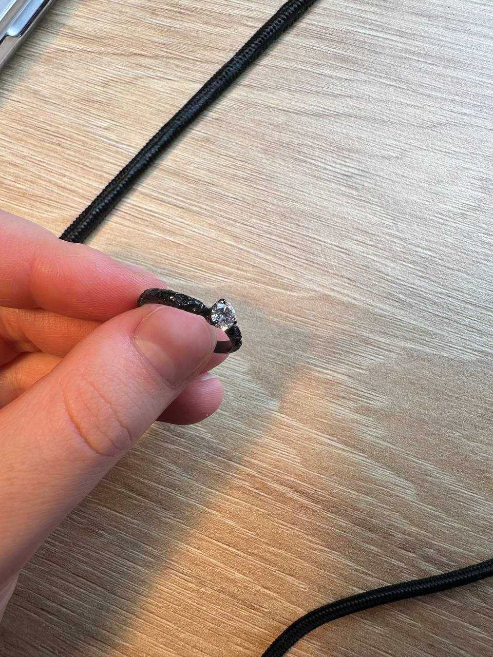Pierścionek z diamentem 0.34ct GIA VVS2 F srebro oksydowane unikat