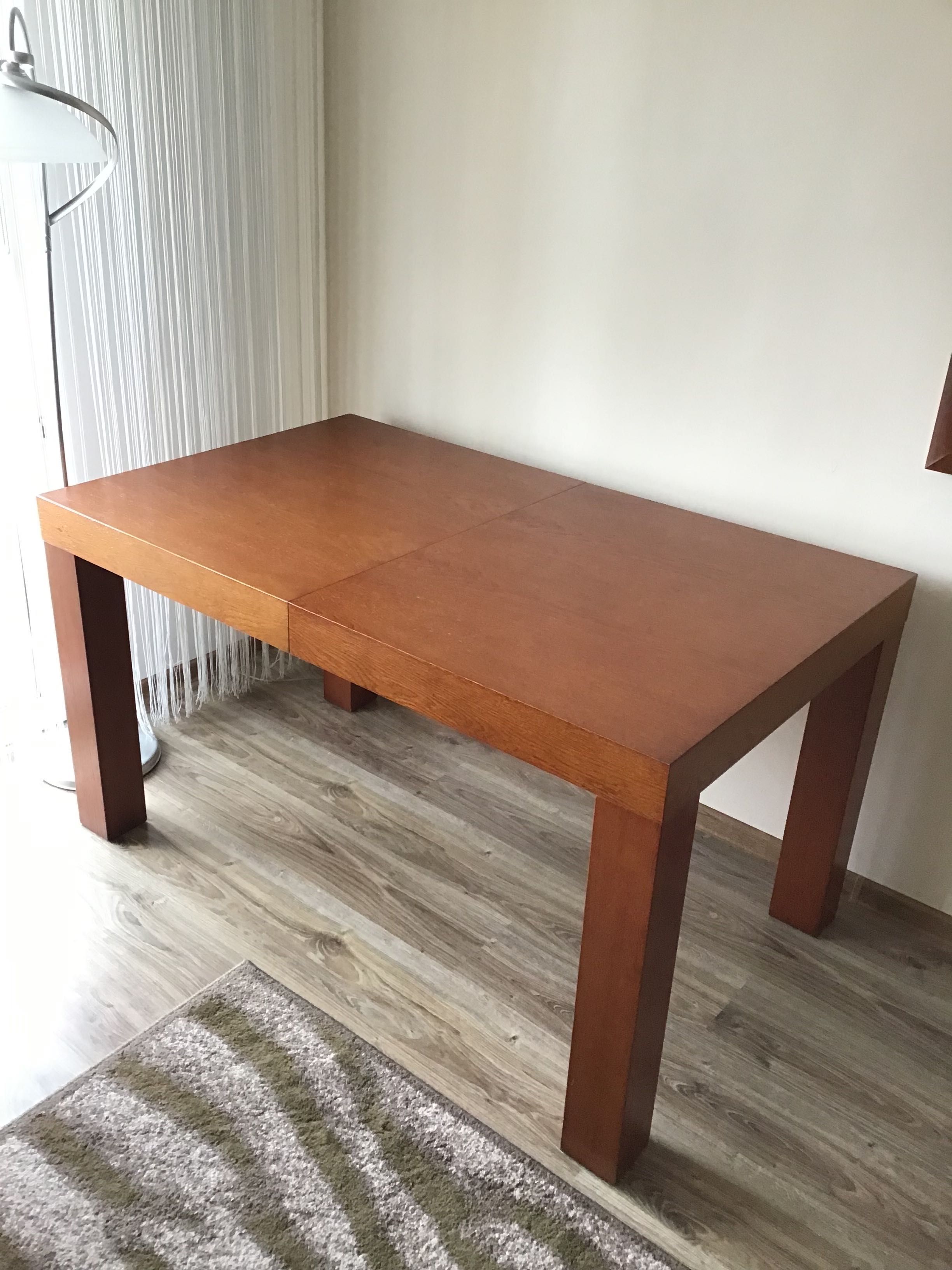 Stół kolor orzech 140 x 85 rozkładany