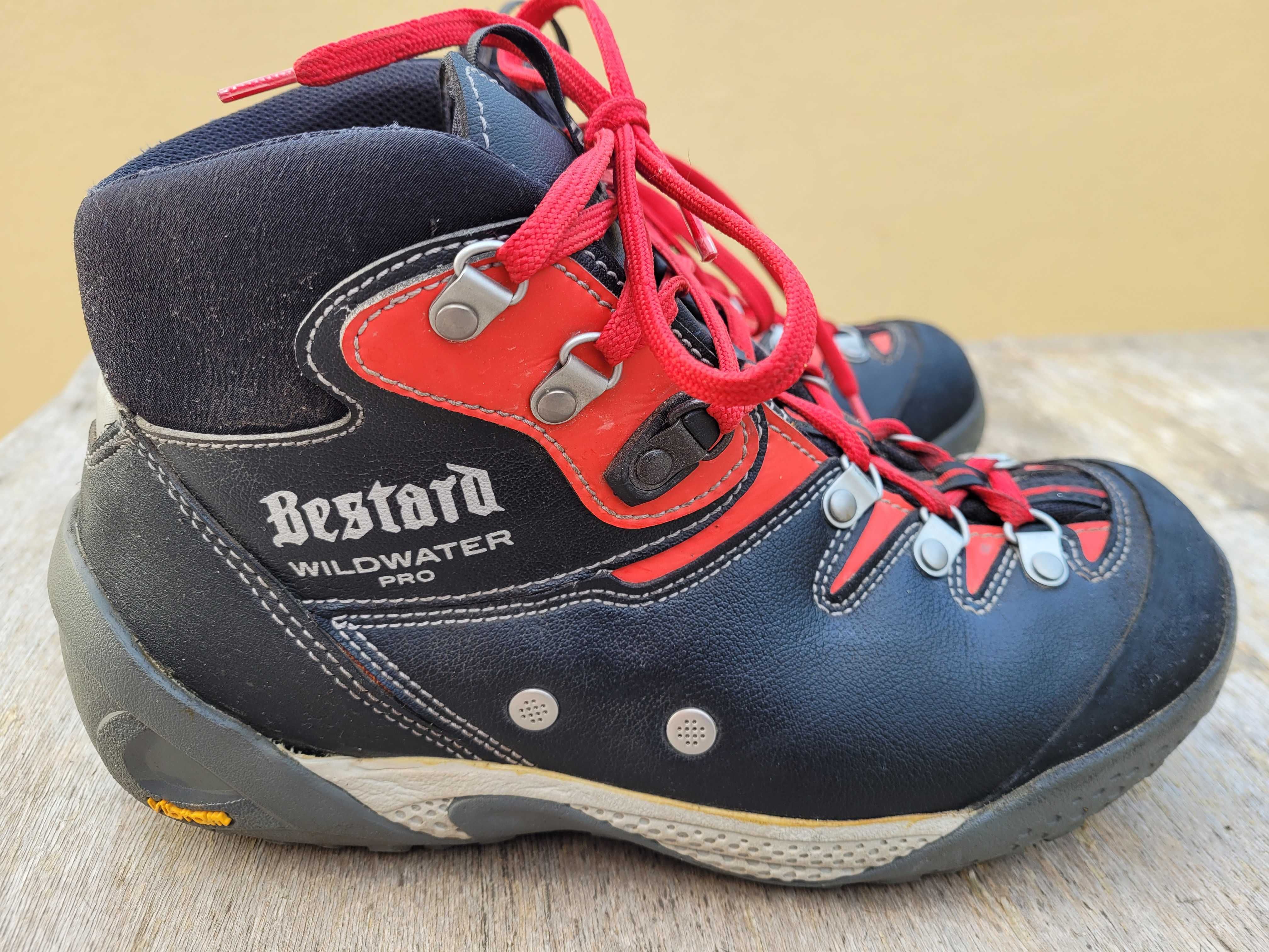 Botas de caminhada e Canyoning Bestard Wildwater Pro! Excelentes!