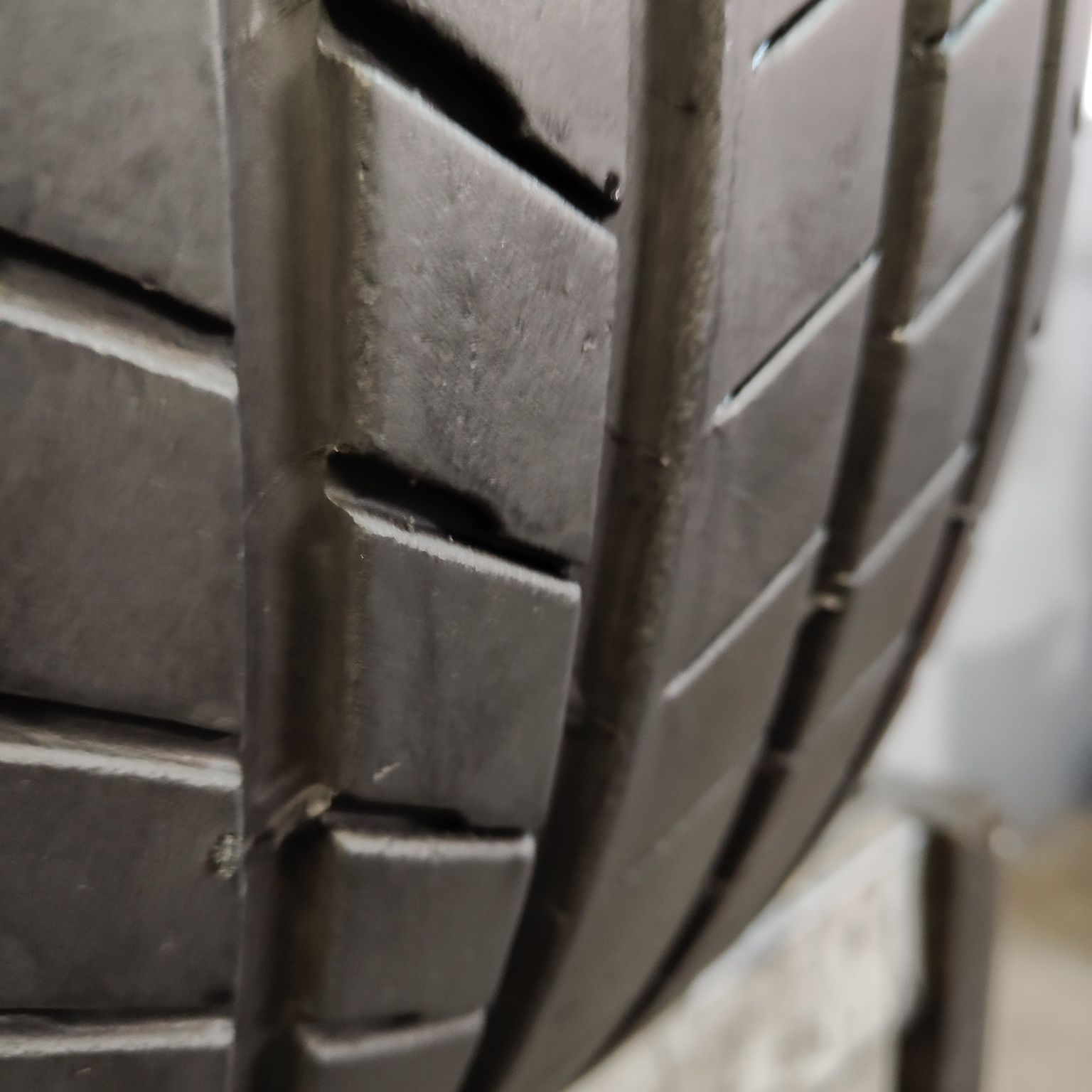 245/50/19 XL Sprzedam komplet opon letnich Bridgestone Alenza