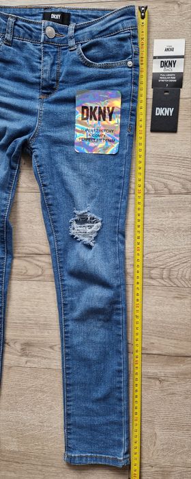 Nowe spodnie jeansowe DKNY r. 122 (7 lat) odczepiona metka logowane