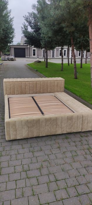 Продам двоспальне ліжко