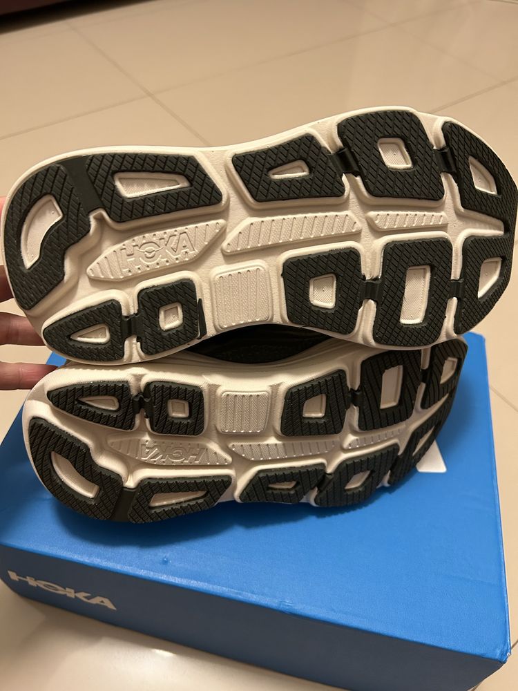Кросівки Hoka One One Bondi 9