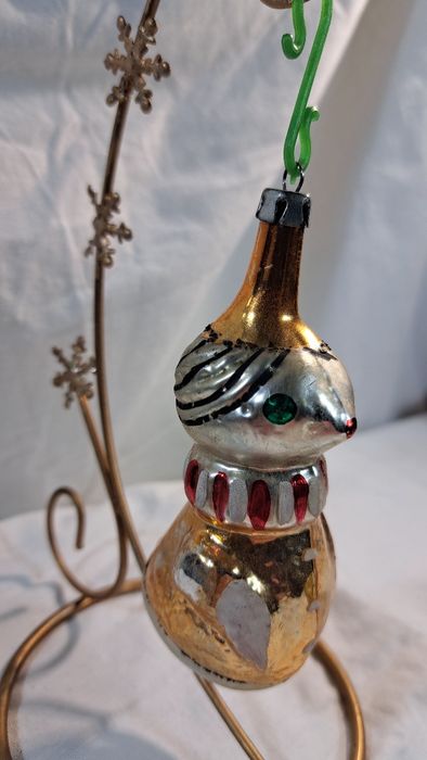 38-A Stara szklana bombka z PRL złota