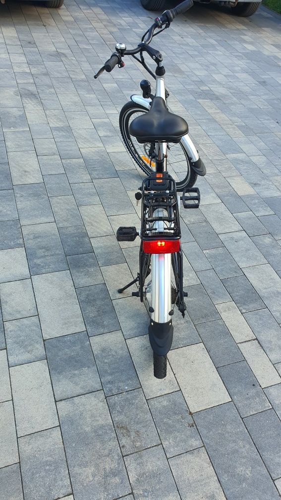 Rower elektryczny manetka,kola 26 cali,nowa bateria