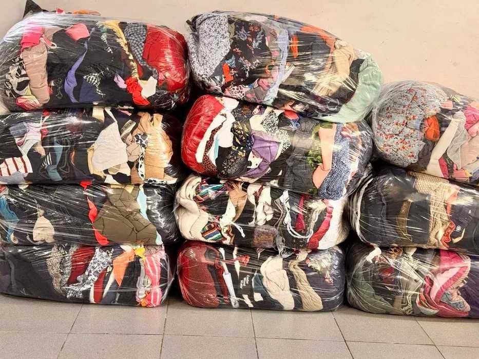 Zestaw paka damskich ubrań  2 kg