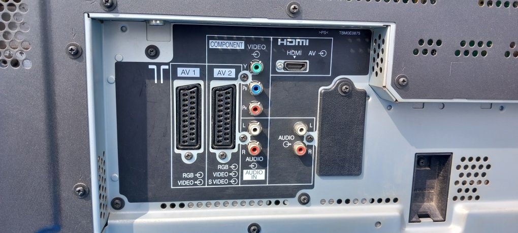 Telewizor Panasonic 42 cale. Do gier, na działkę, itp.