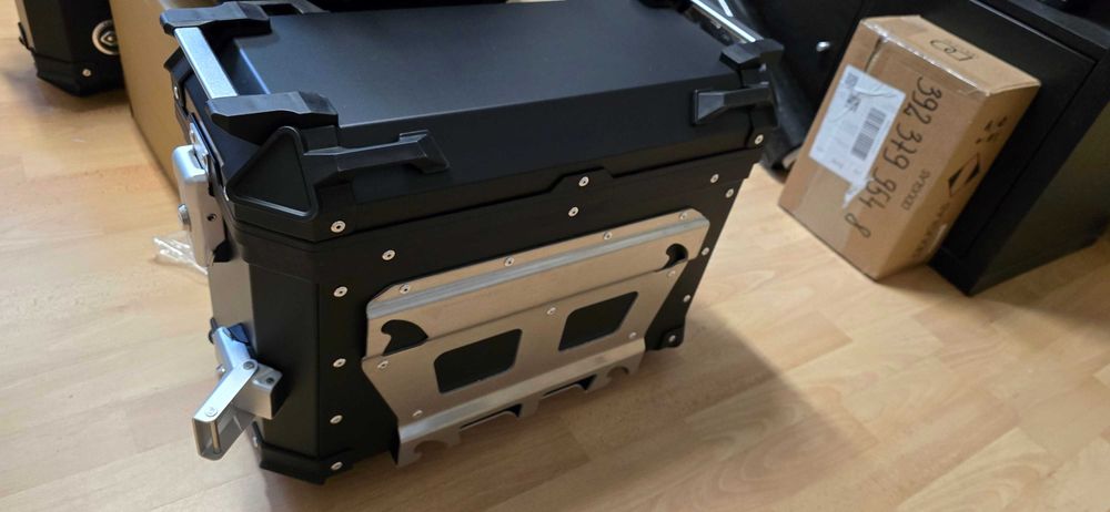 Kufry aluminiowe komplet 3szt + stelaże do BMW R1250 R1200 CRF1100