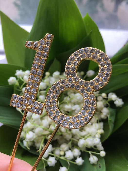 Цифры в стразах на торт 1 и 8