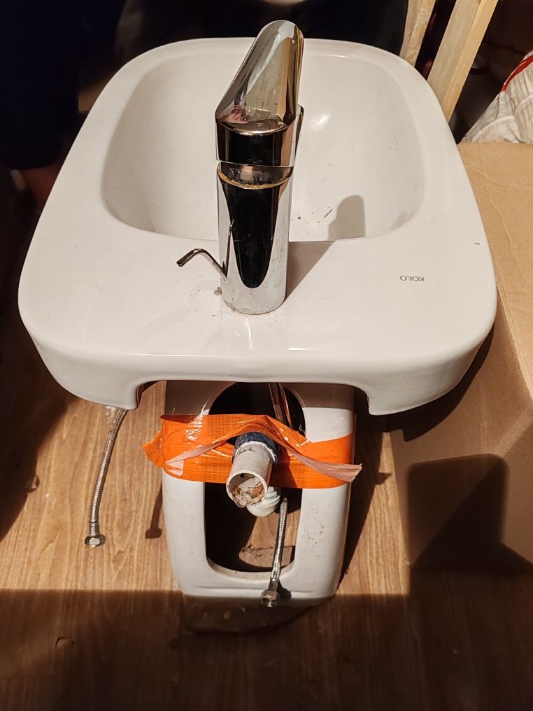 Bidet z baterią Hansgrohe