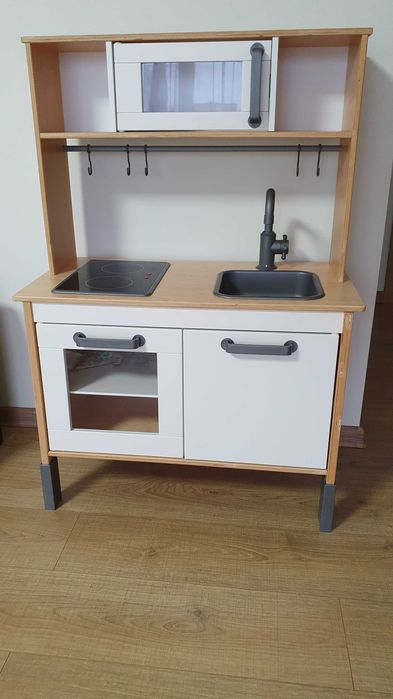 Дитяча кухня Ikea + посуд в подарунок