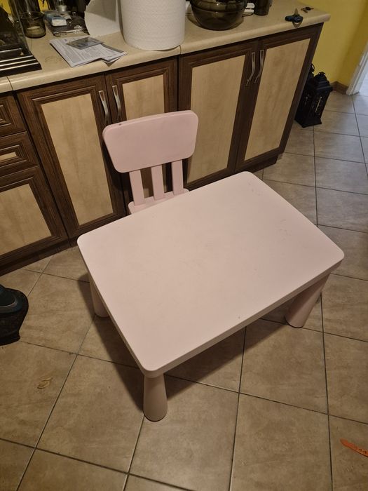 Stolik dziecięcy z krzesłem