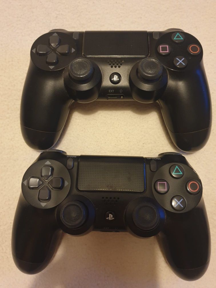 PS4 650GB com 2 comandos