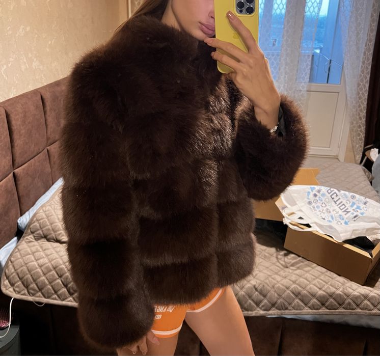 Шуба коричнева M