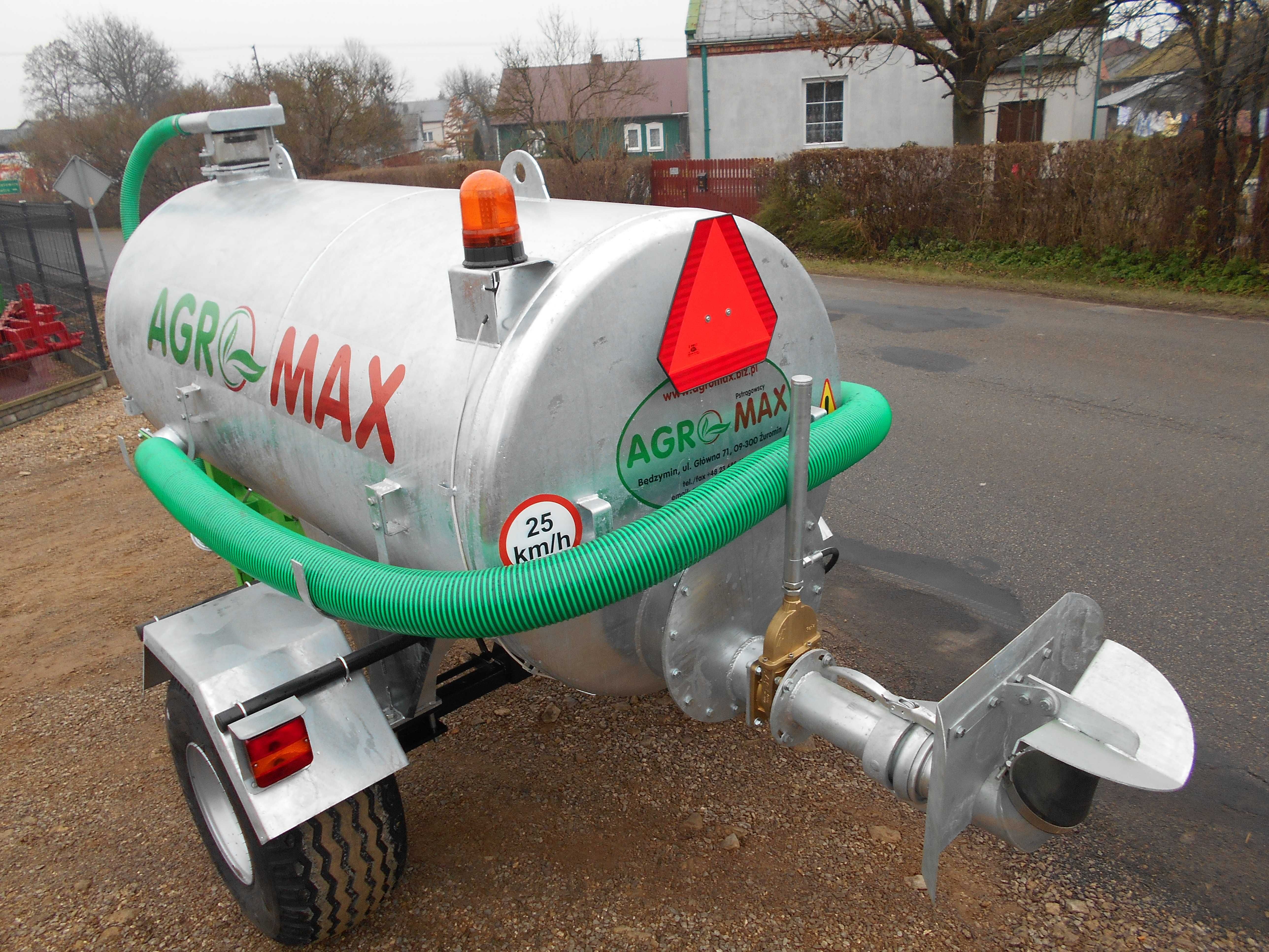 WÓZ ASENIZACYJNY/ beczkowóz/ wóz na gnojowicę AGROMAX węże/aplikator