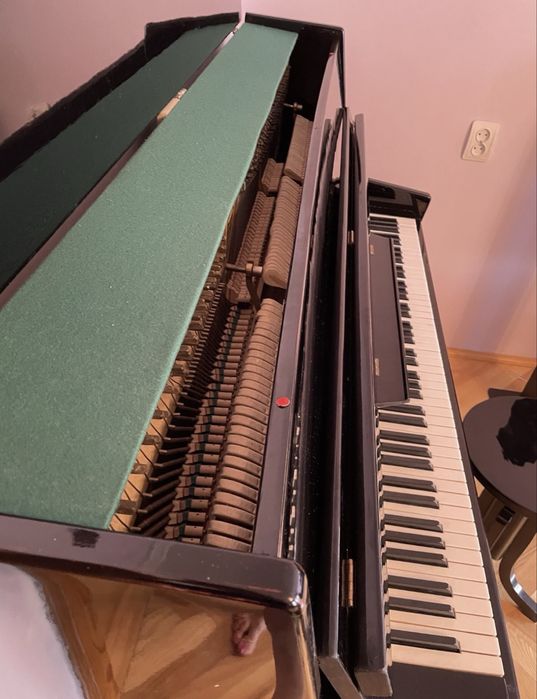 Продам фортепіано україна