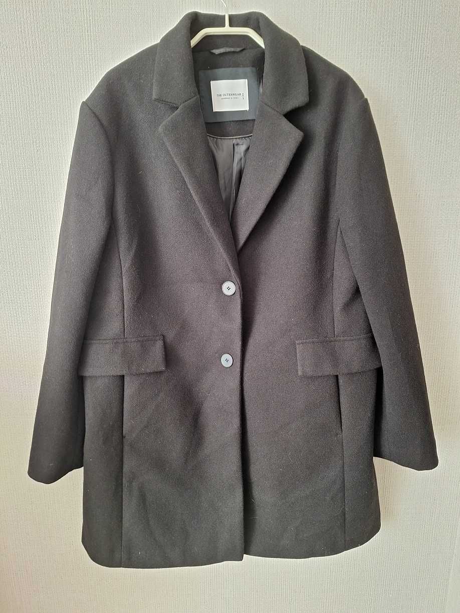 чорне пальто С & A розмір EUR 44 наш 52 нове