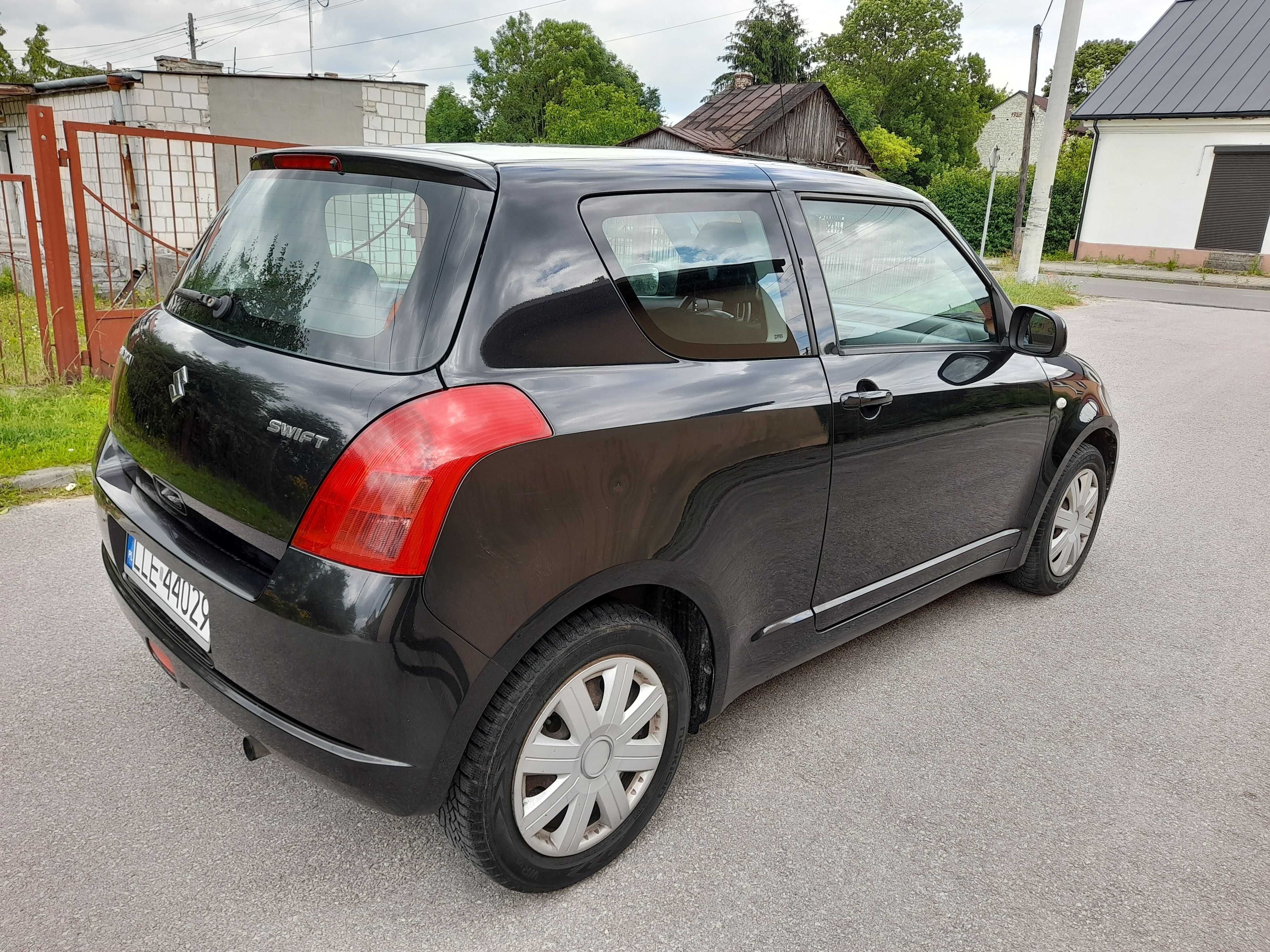 Suzuki Swift 1.3 benzyna,zadbany,klima sprawna,168 tys,przebiegu