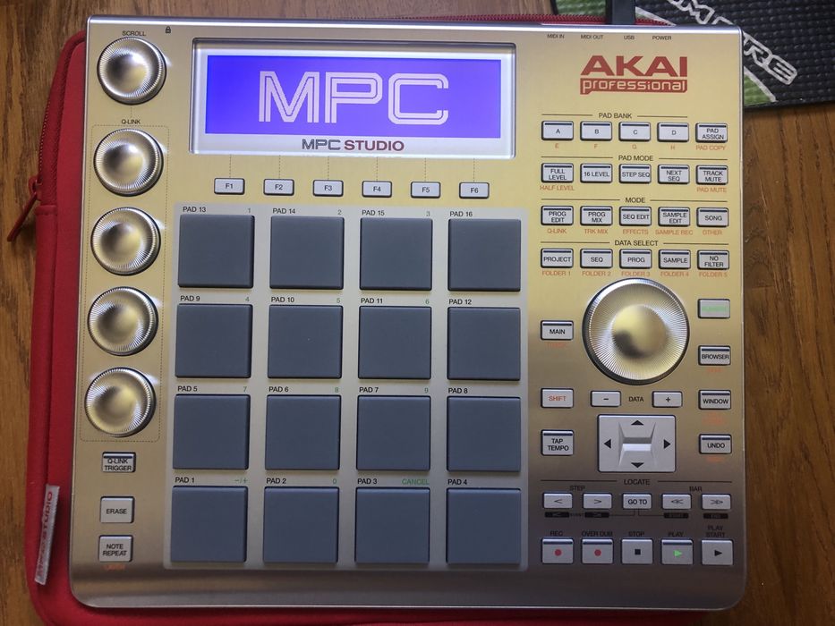 AKAI MPC studio kontroler midi, stacja do produkcji muzyki