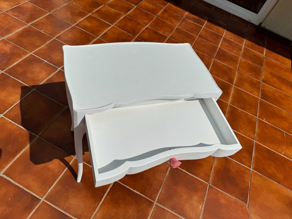 konsolka stylowa stolik ludwiczek szafeczka nocna toaletka komoda