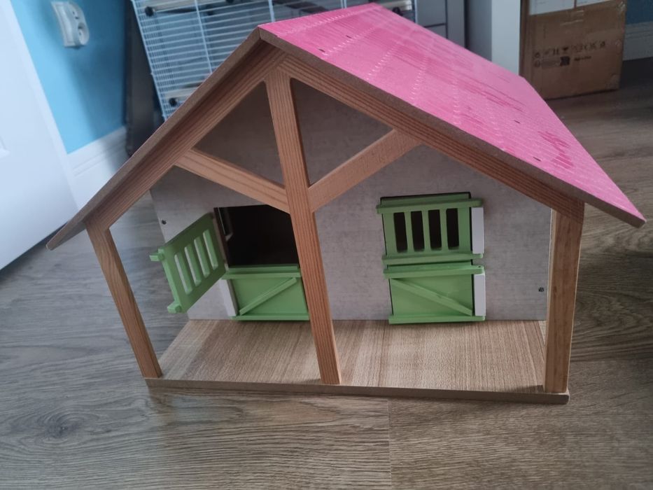 Stajnia drewniana zabawka