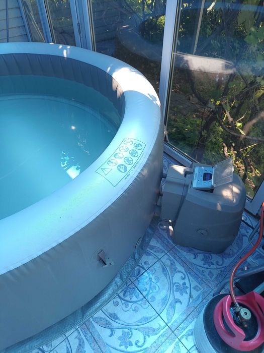 Бассейн/джакузи  рабочий 4-6 человек