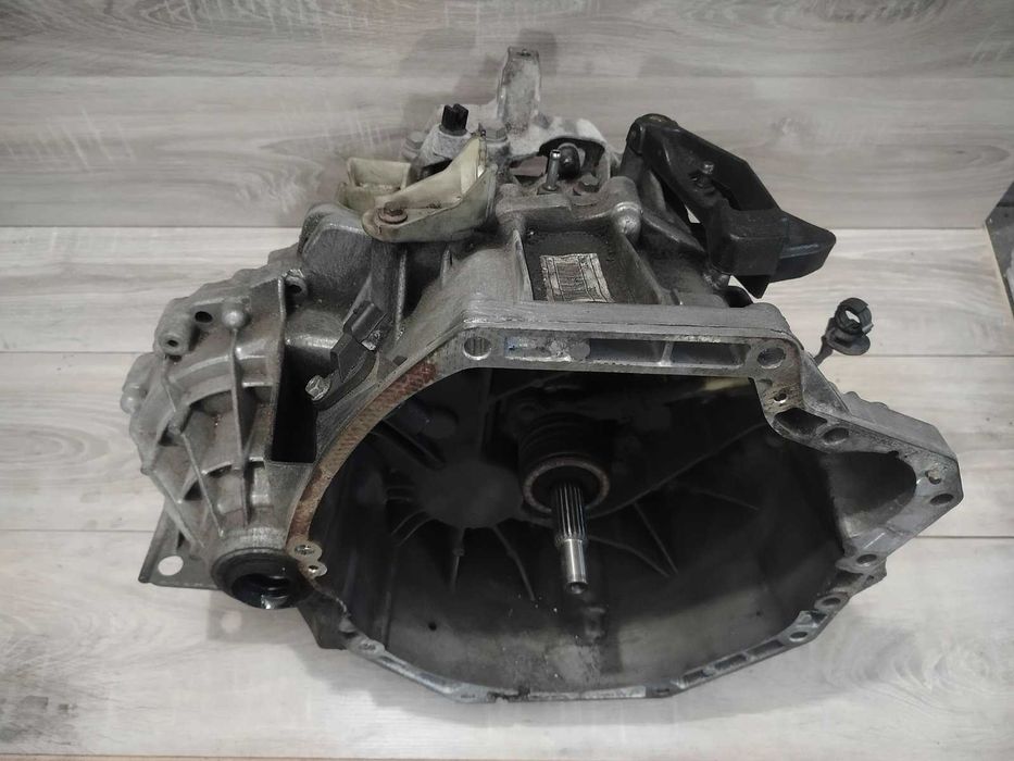 ND4*011 коробка передач Megan 3  1.6 дизель
