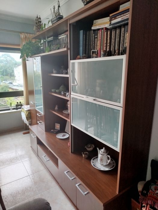 Moveis de sala aparador 100€ móvel 150€ mesa 50€