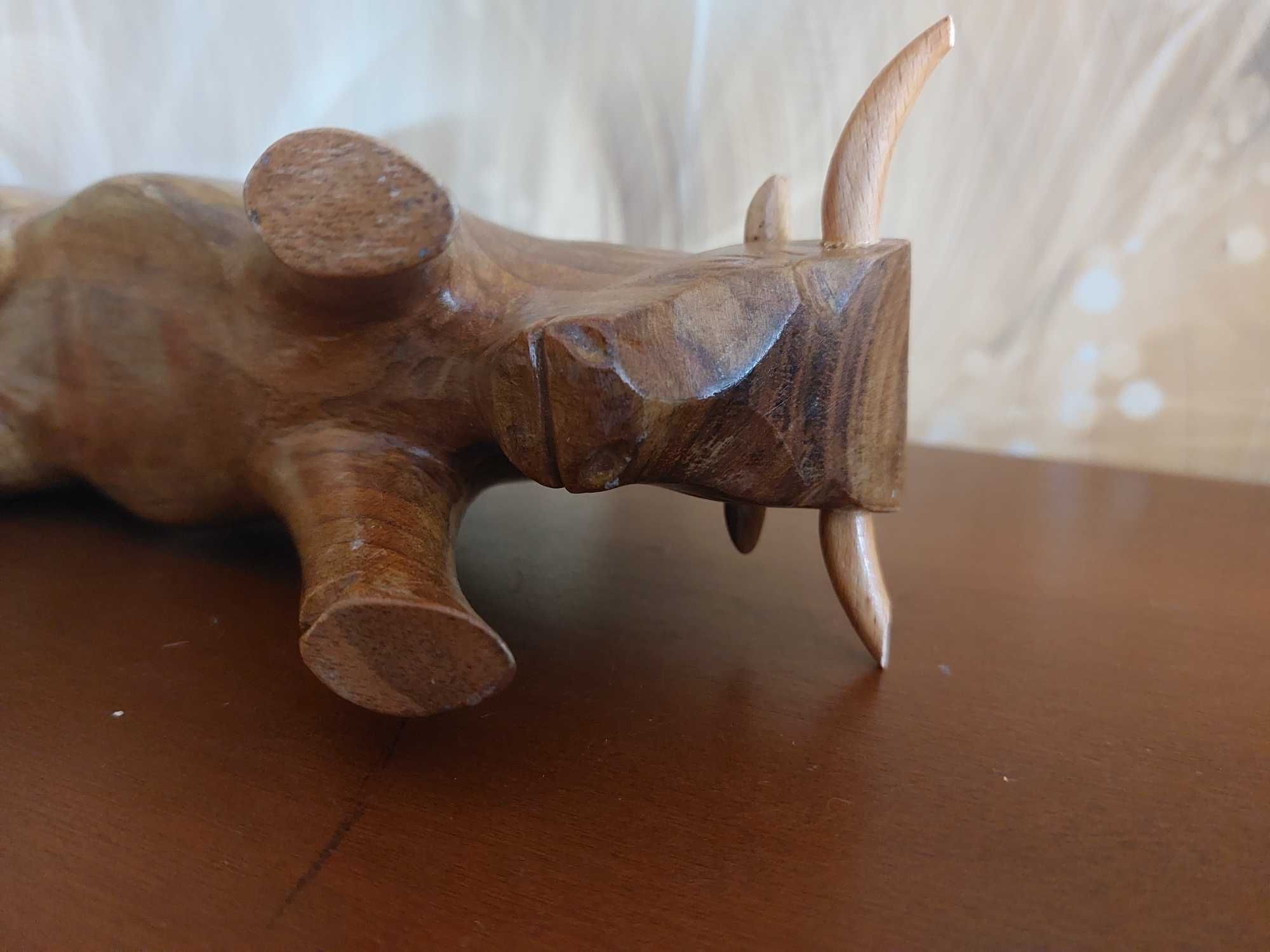 Drewniana figurka  rzeźba byk, tur