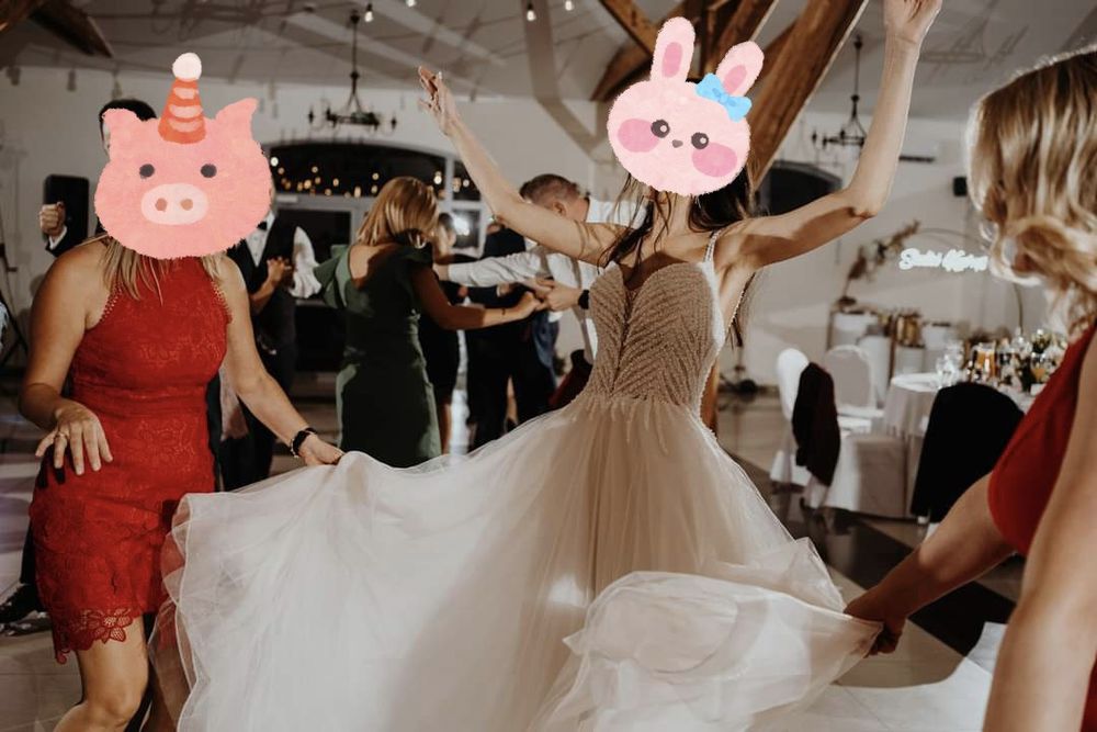 Suknia ślubna z kryształkami Swarovskiego