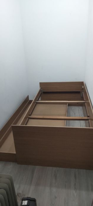 Cama de solteiro com gaveteiro