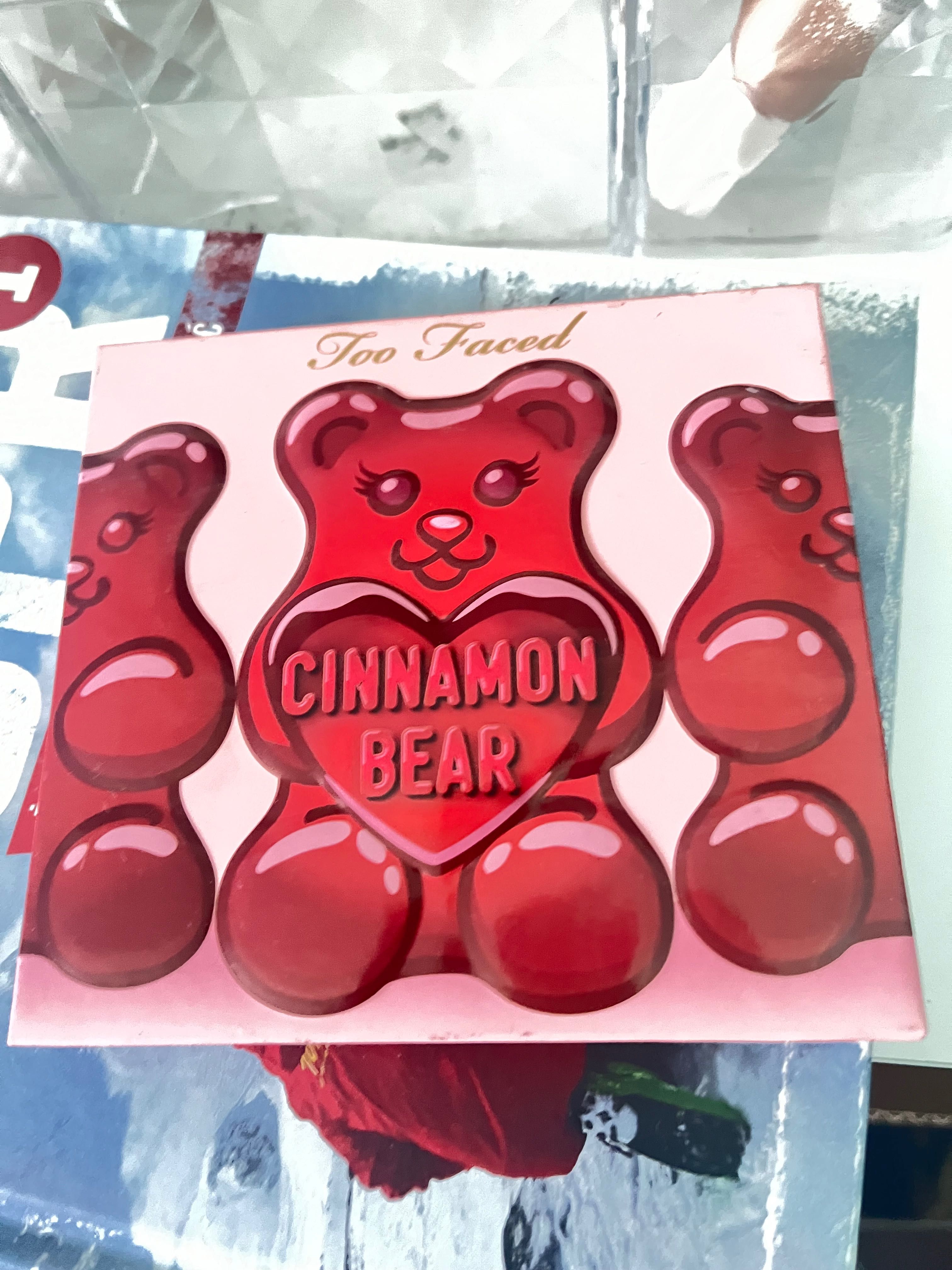 Too faced cinnamon bear +gratis od too faced .