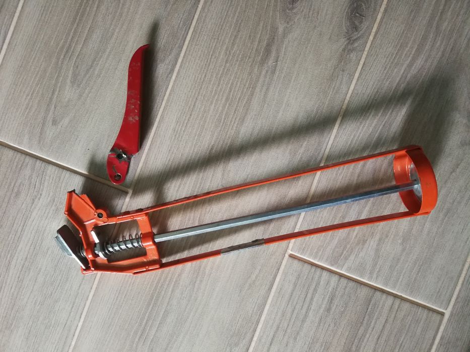 Пістолет монтажний для герметика силікону клею