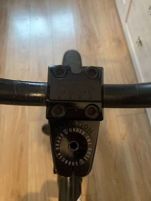 Винос: Cult Salvation V4 Бмх,Bmx,деребан

Остання версія рестайлінгово