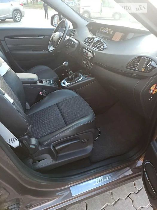 Продам Renault Scenic 2012 (BOSE комплектація)