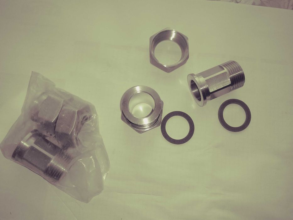 Śrubunki mosiężne  do wodomierza 1" z uszczelkami NOWE 2 kpl