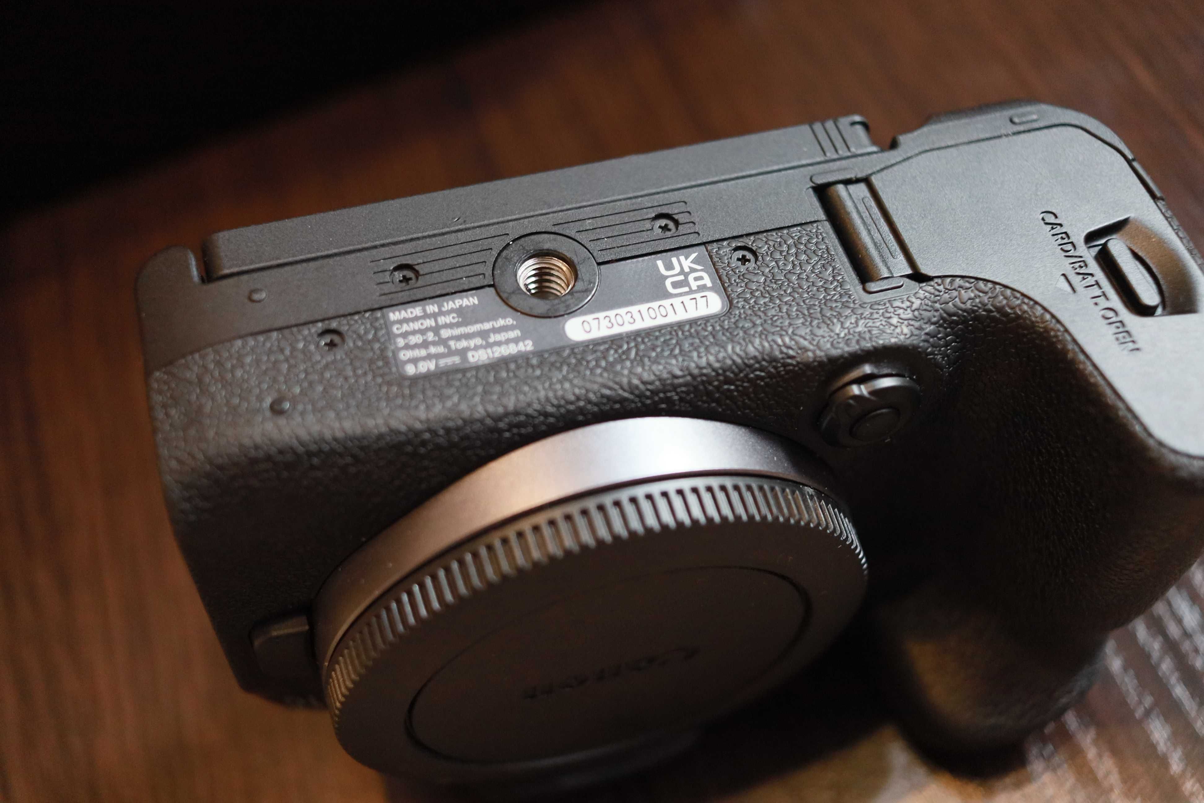 Canon R10 Body, майже нова, 13міс.гарантії, офіційна