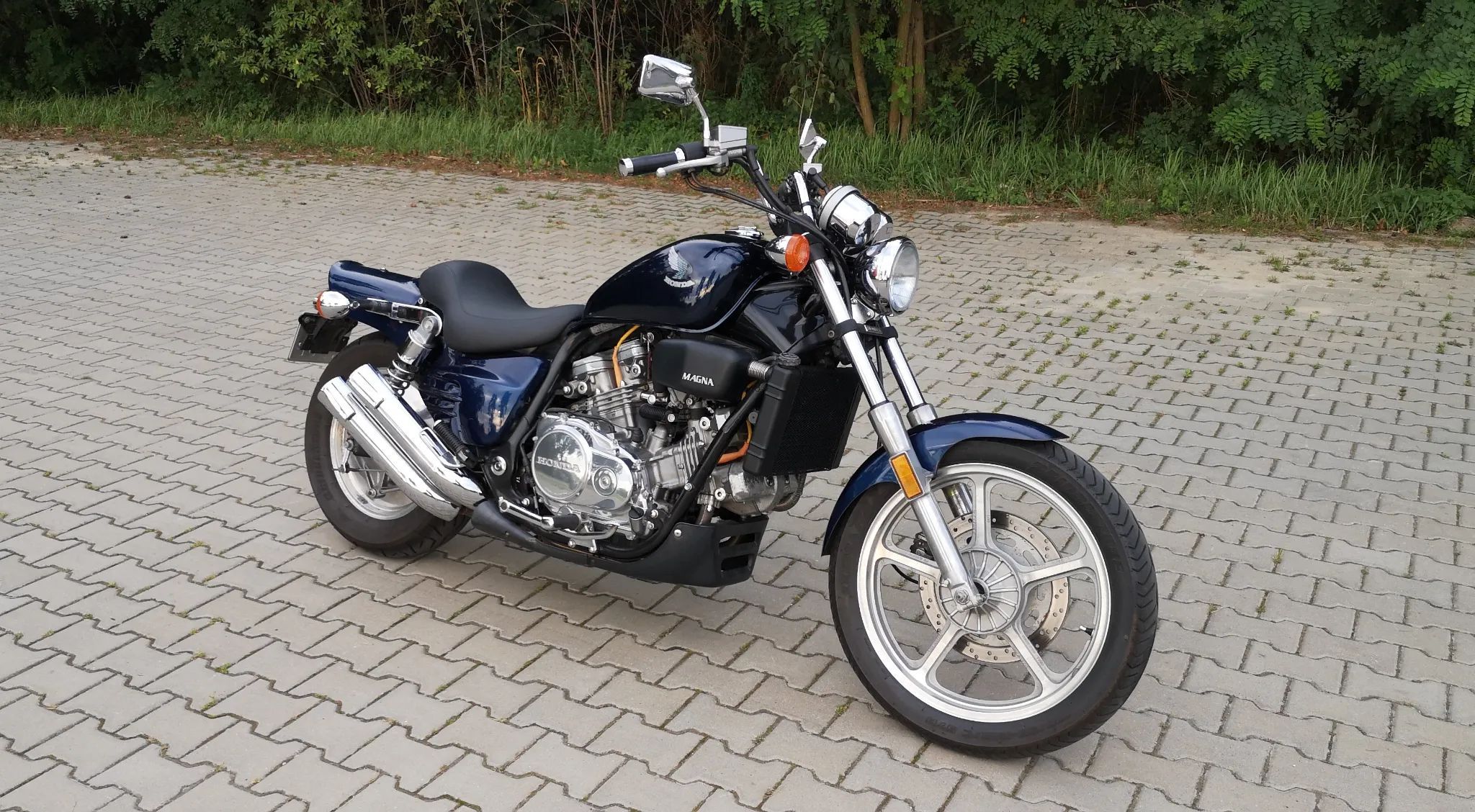 Honda VF 700 Super magna