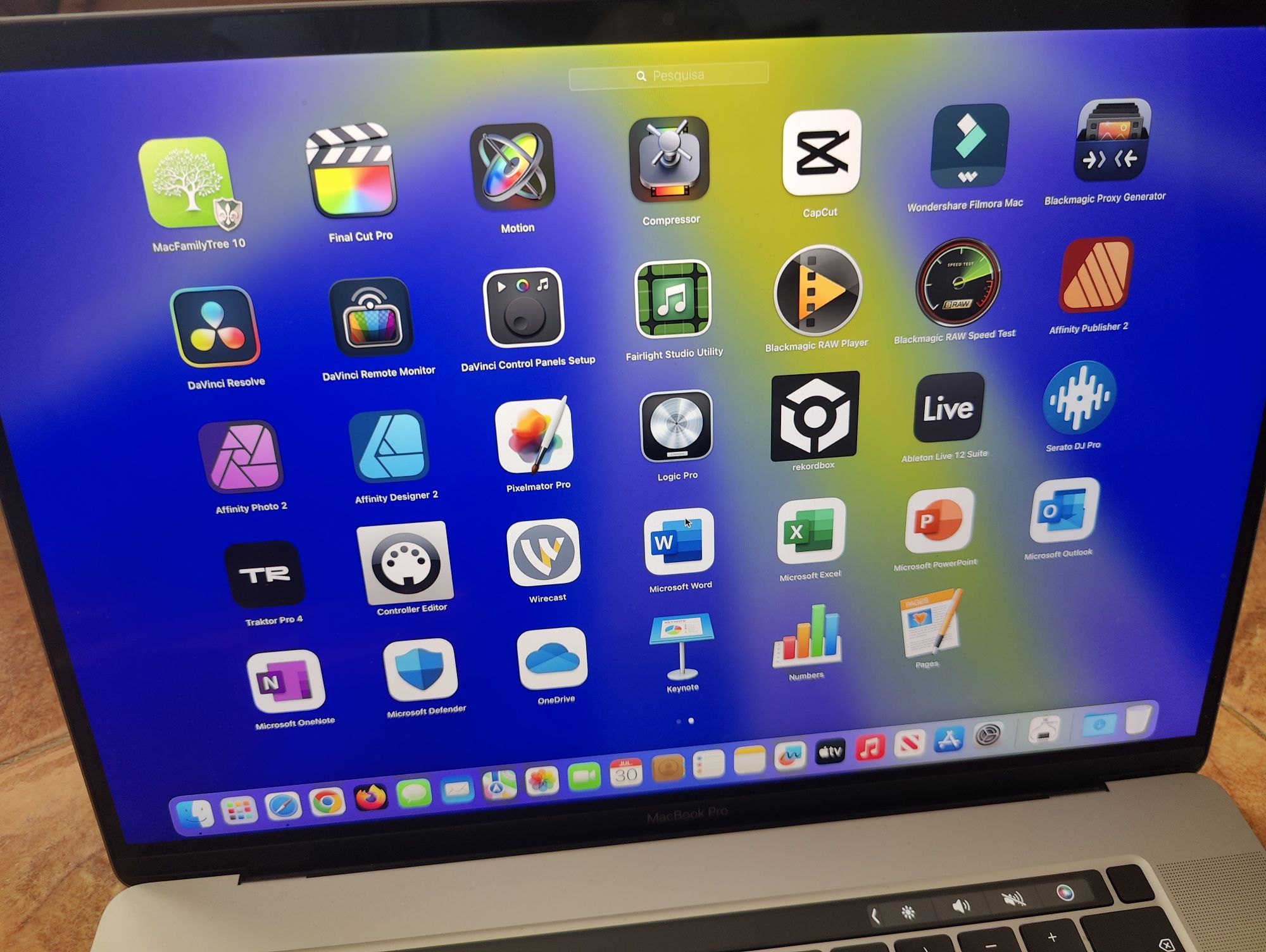 MacBook Pro 16" 2019 i9 2.4GHz 16GB 500GB SSD + Software Pro DJ