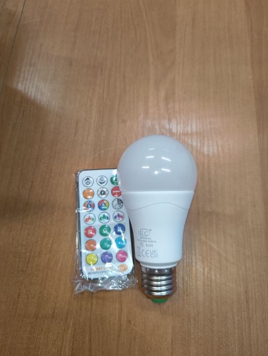 Żarówka LED iLC RGBW