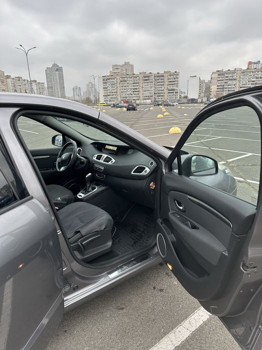 Renault Scenic 3 2011