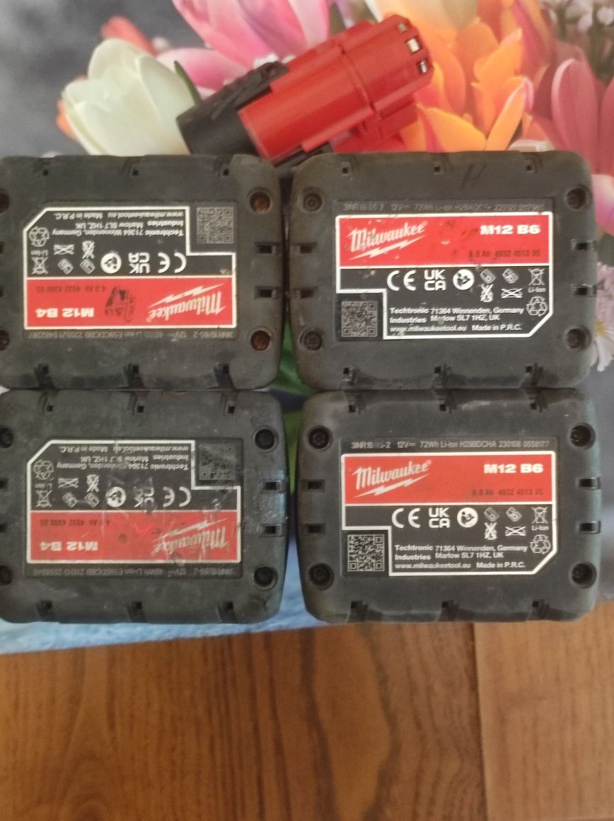 Продам акумулятори Milwaukee 12 v