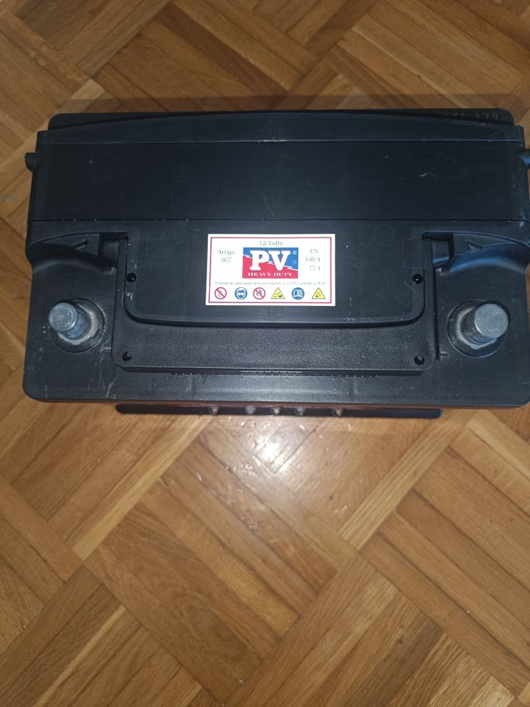 Bateria de carro pv 12 v