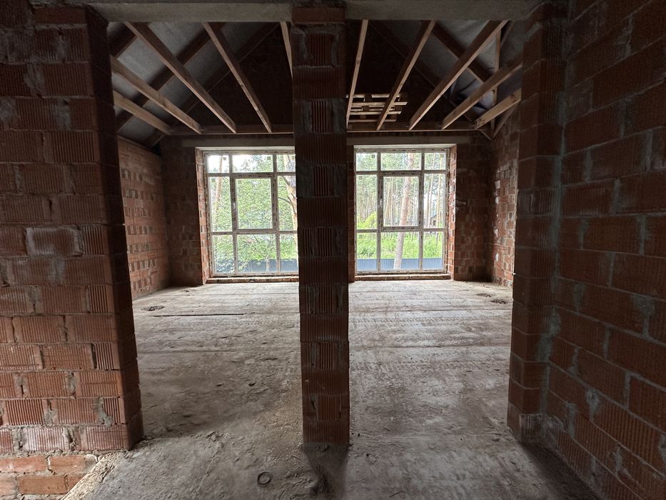 Таунхаус з великою земельною ділянкою. Є розтермінування