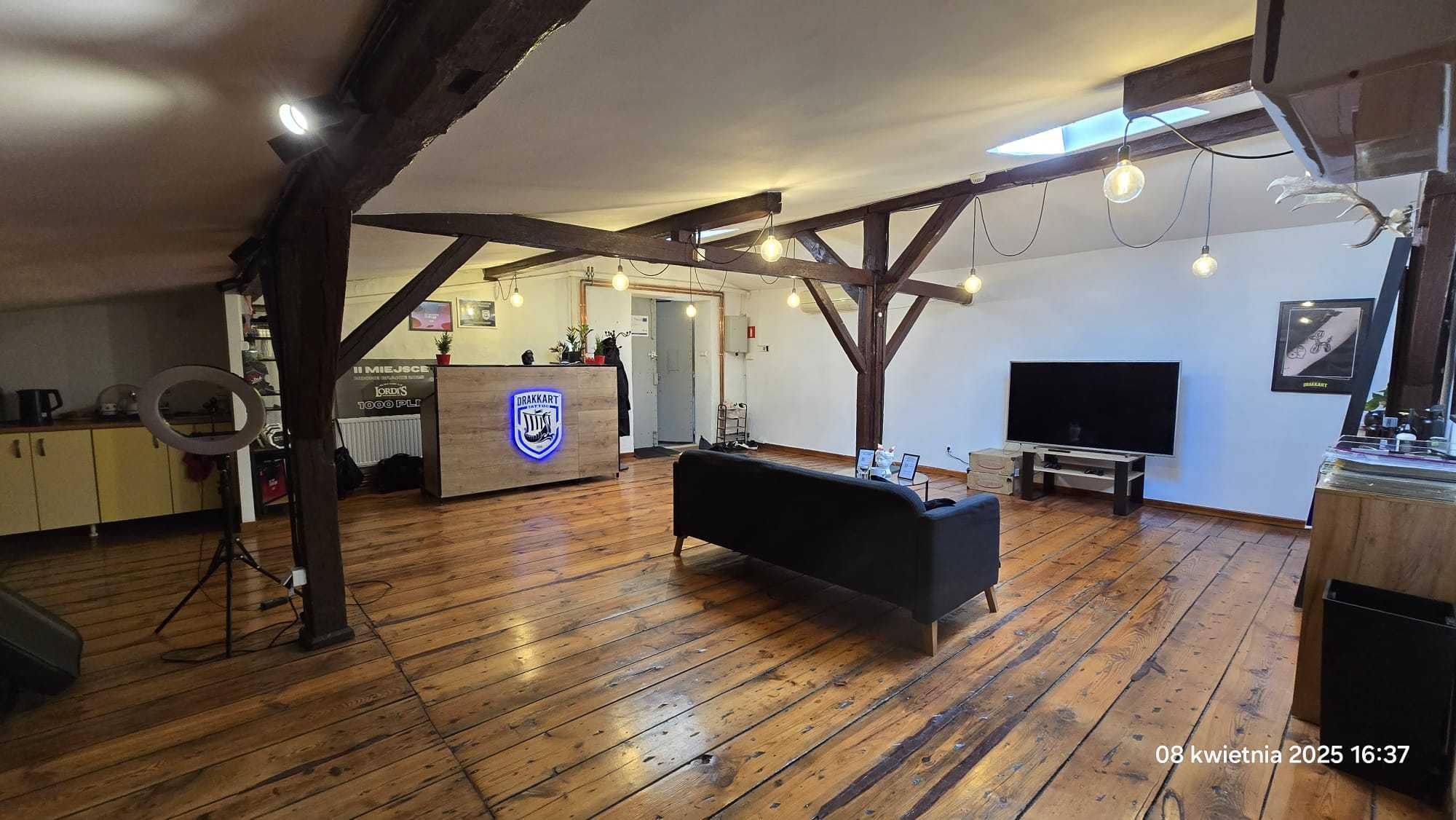 LOKAL na poddaszu 67 m2 (pow.całk. 112m2) - stara fabryka-bezpośrednio